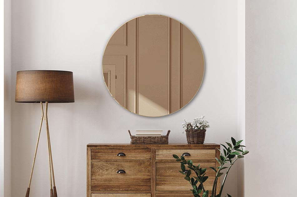 A made-to-measure mirror is the ideal solution for those who want a perfect fit. Available in a variety of sizes, our made-to-measure mirrors will add a unique touch to any interior. Choose the size you want!
