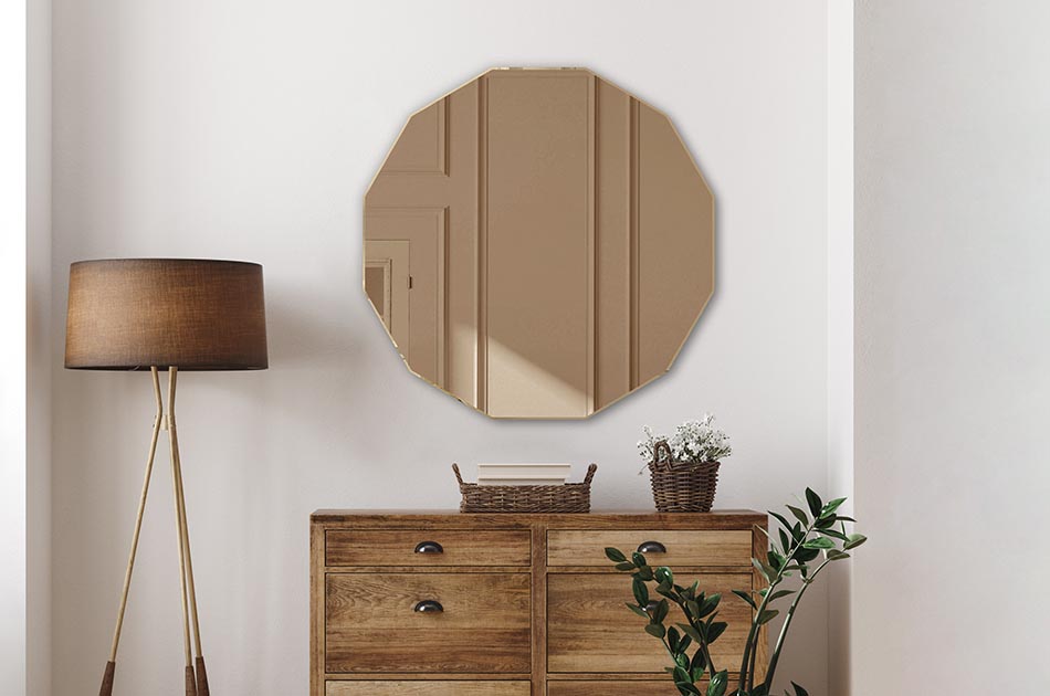 A made-to-measure mirror is the ideal solution for those who want a perfect fit. Available in a variety of sizes, our made-to-measure mirrors will add a unique touch to any interior. Choose the size you want!