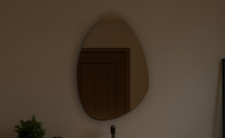 Irregular mirrors without lighting